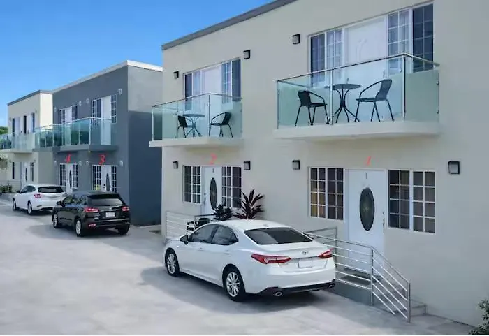 Holiday home Mirando Place #3---beach Club Access, Hot Tub, Gym, Pool, 3 Lounges, Townhouse 3 ,airport 10min *