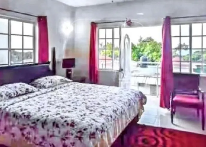 Mirando Place #3---beach Club Access, Hot Tub, Gym, Pool, 3 Lounges, Townhouse 3 ,airport 10min Holiday home Montego Bay