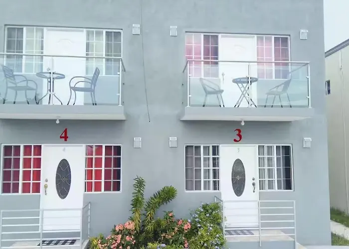 Mirando Place #3---beach Club Access, Hot Tub, Gym, Pool, 3 Lounges, Townhouse 3 ,airport 10min Holiday home *